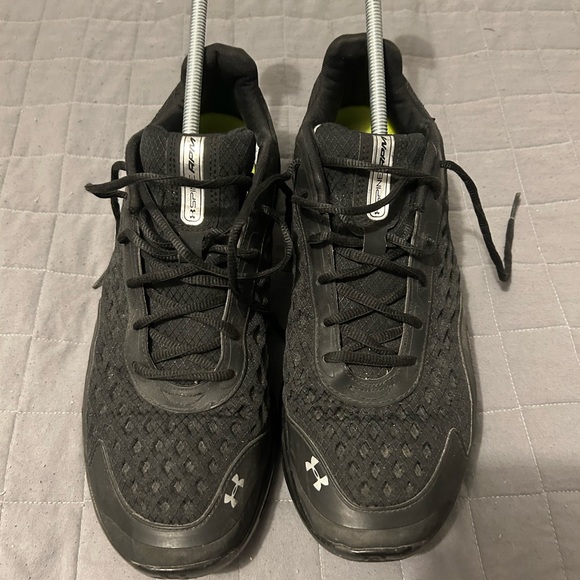 Under Armour shoes - Picture 1 of 6